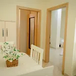 S&f Centre شقة تيرانا