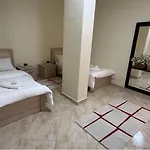 S&f Centre شقة تيرانا