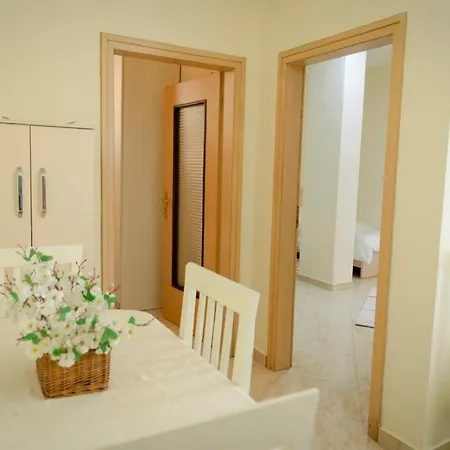 S&f Centre Appartement Tirana